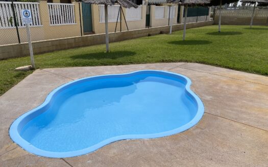 CHALET ADOSADO EN URB. LOS NARANJOS, PLAYA DE TAVERNES