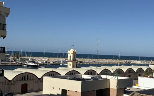 Stunning Penthouse with 95 m² Terrace next to Gandía Port