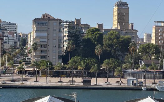 EXCELENTE ÁTICO EN EL GRAO DE GANDIA CON TERRAZA DE 95M