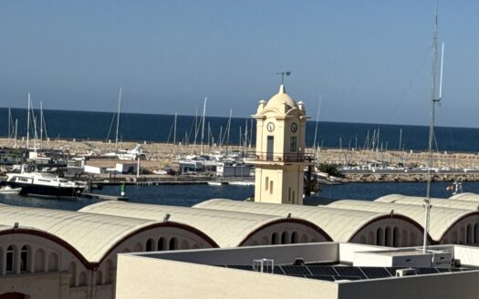 EXCELENTE ÁTICO EN EL GRAO DE GANDIA CON TERRAZA DE 95M