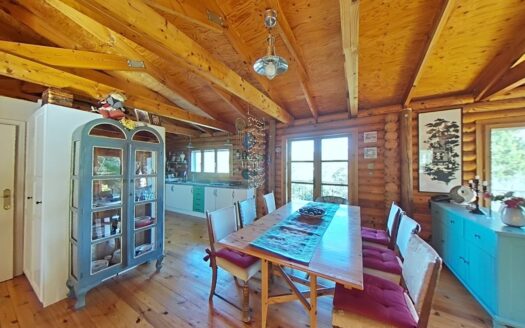 A YOGA RETREAT BETWEEN SEA AND MOUNTAINS