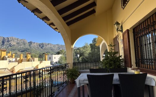 Exclusivo chalet adosado en el Valle de Aguas Vivas